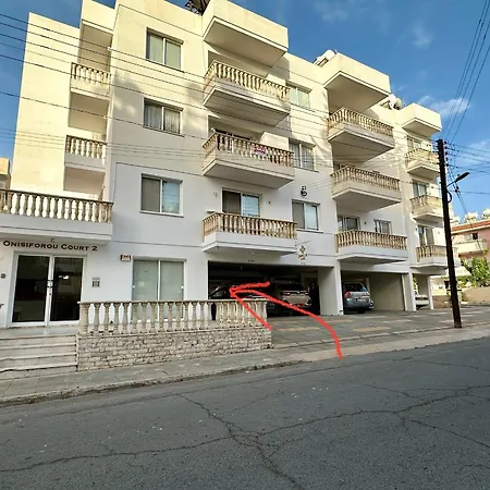 Apartment 1 Bedroom Flat In Centre Paphos